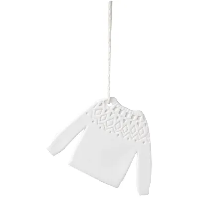Les objets Räder célèbrent la magie de Noël à travers des créations en porcelaine raffinée et délicate. Design épuré, douceur scandinave et poésie s’invitent dans votre intérieur pour créer une ambiance chaleureuse et lumineuse. Des pièces parfaites à offrir ou à collectionner pour embellir vos fêtes.
